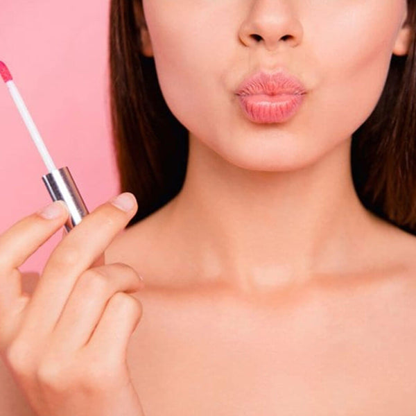 Benefits of Using Lip Gloss: Keeping Your Lips Moisturized, Attractive, and Protected